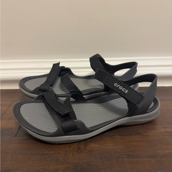 Crocs Black Swiftwater Webbing Sandals Women's size 6 - Picture 3 of 9